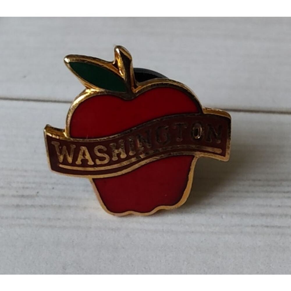 Washington State Apple Pin Souvenir Travel Hat Lapel Collectible
